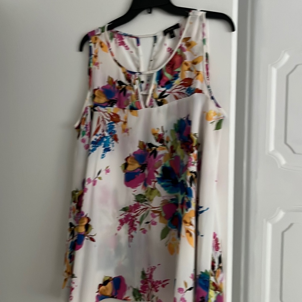 Womens sleeveless blouse by Cupio